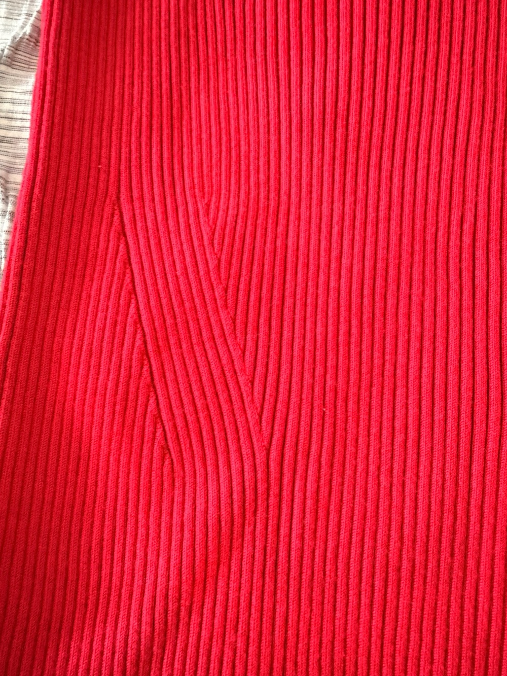 Express Red Ribbed V-Neck Sweater - Picture 3 of 3